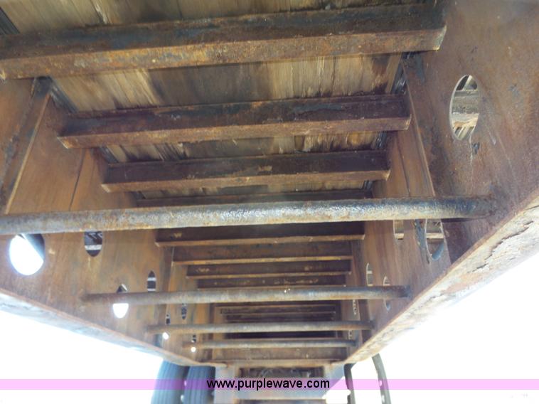 image for item J8817 2000 Transcraft flatbed trailer