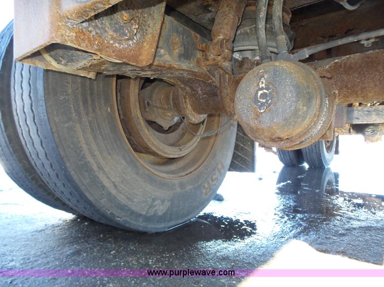 image for item J8817 2000 Transcraft flatbed trailer