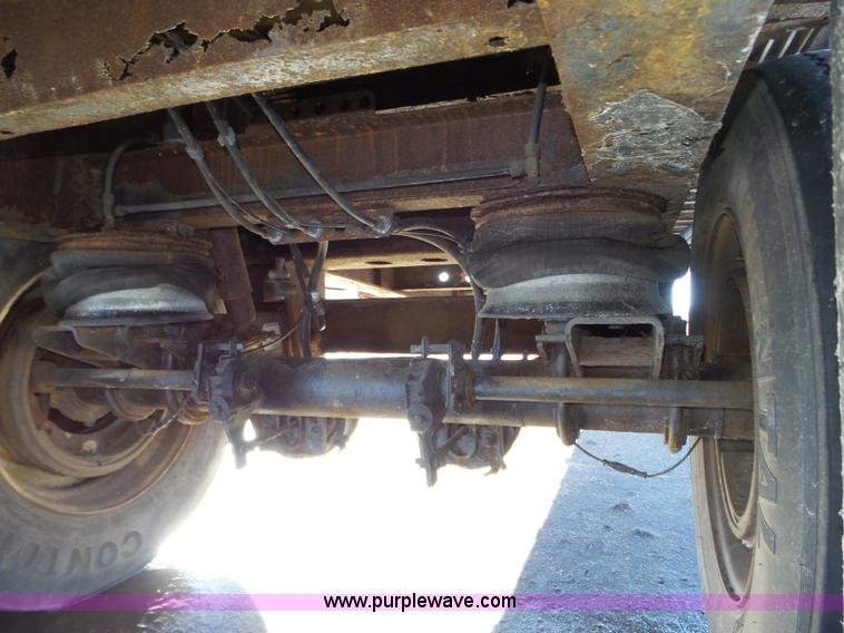 image for item J8817 2000 Transcraft flatbed trailer