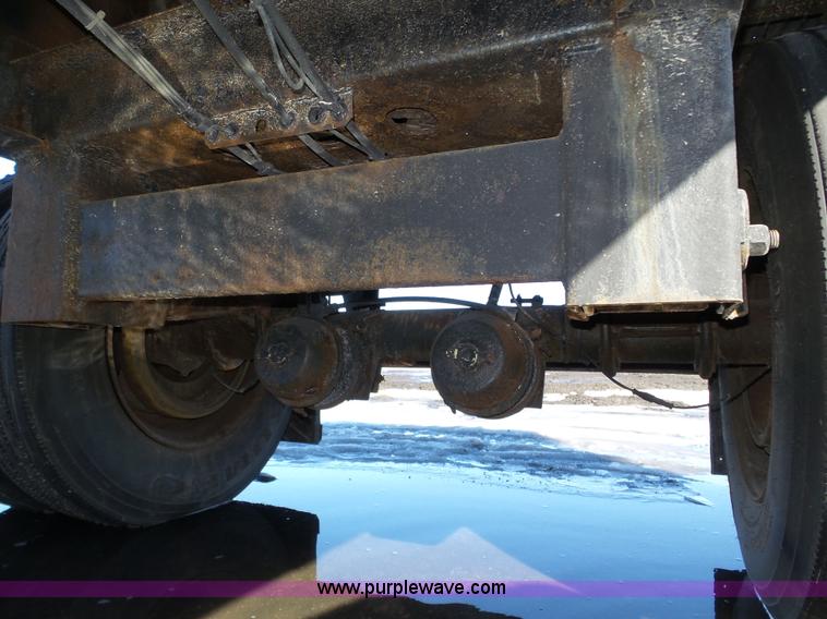 image for item J8817 2000 Transcraft flatbed trailer