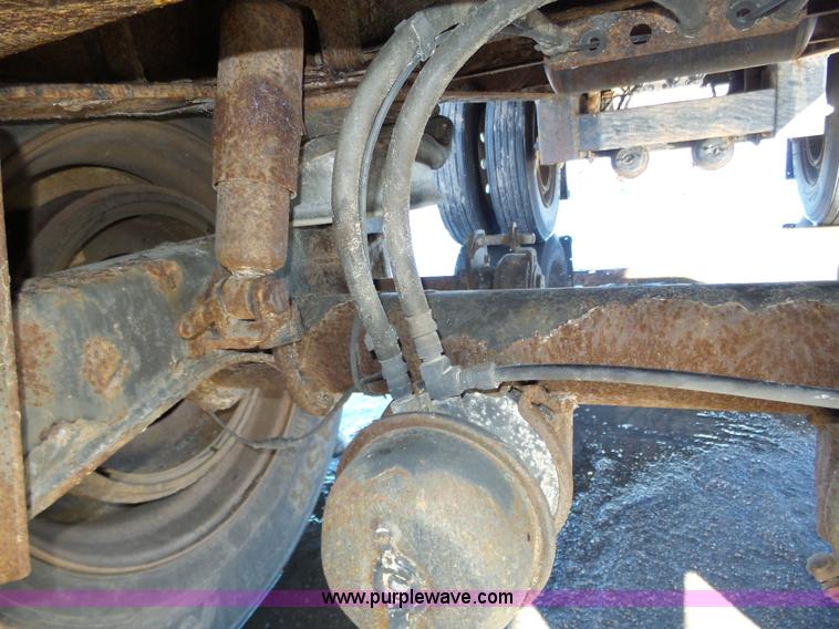 image for item J8817 2000 Transcraft flatbed trailer