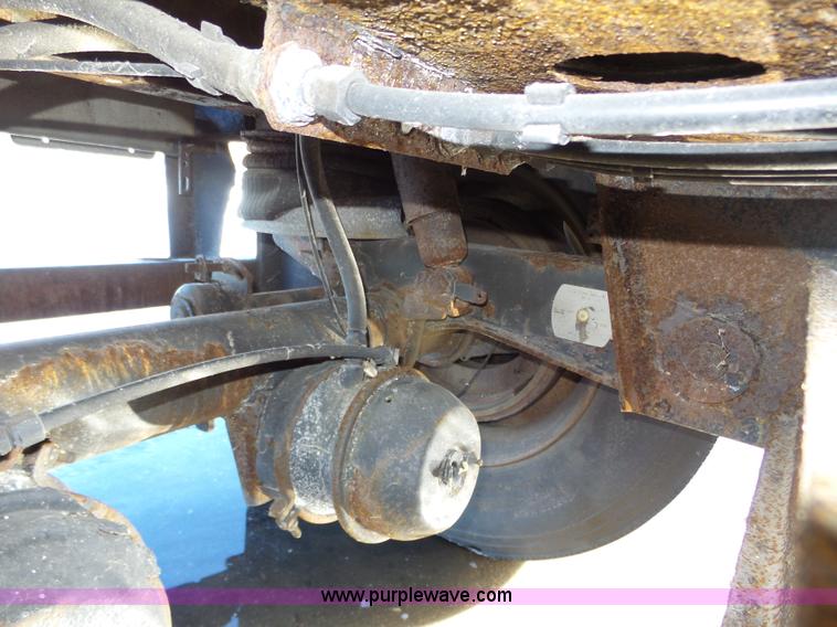 image for item J8817 2000 Transcraft flatbed trailer