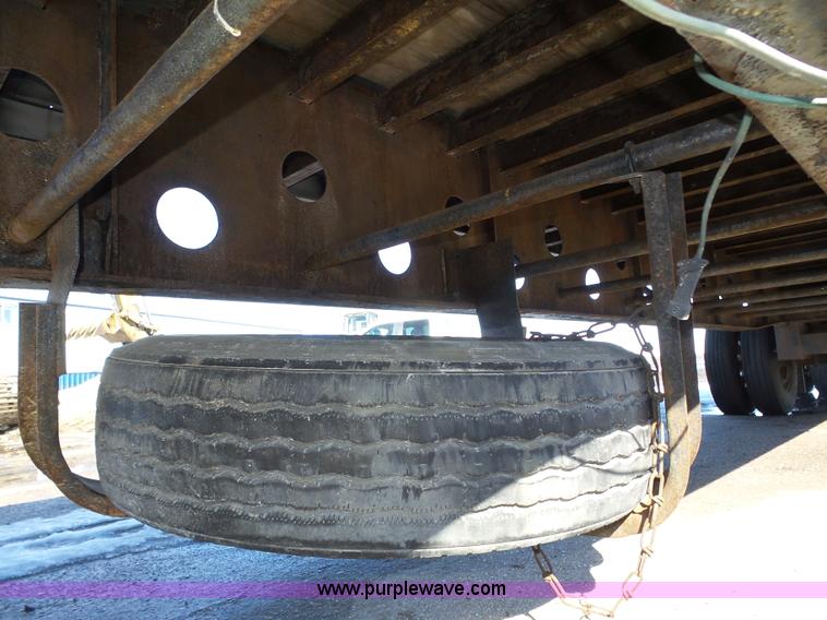 image for item J8817 2000 Transcraft flatbed trailer