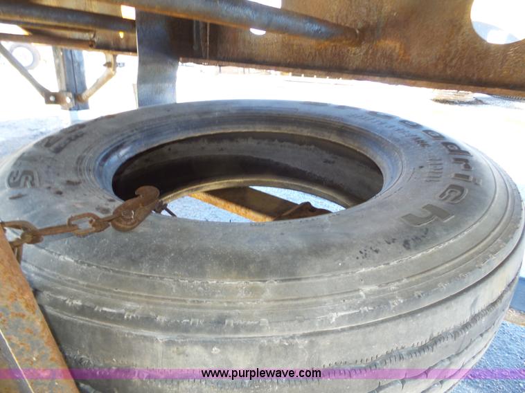 image for item J8817 2000 Transcraft flatbed trailer