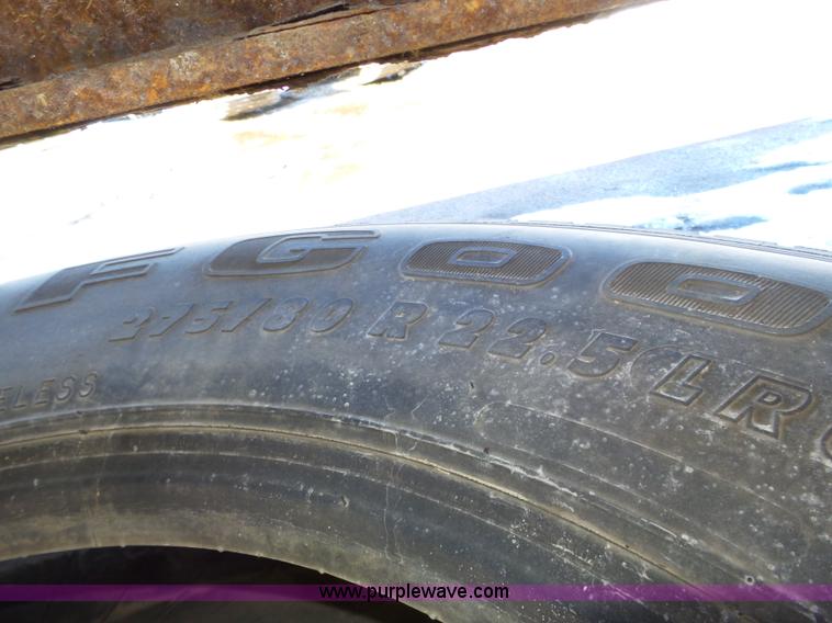 image for item J8817 2000 Transcraft flatbed trailer