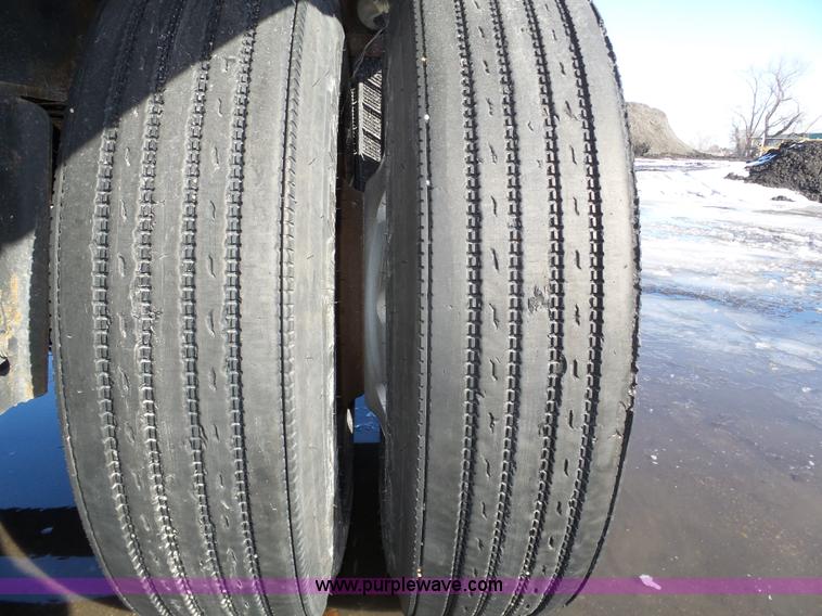 image for item J8817 2000 Transcraft flatbed trailer