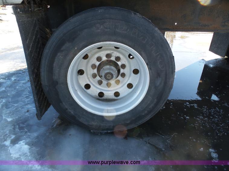 image for item J8817 2000 Transcraft flatbed trailer