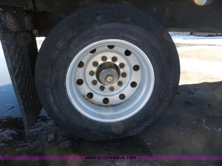 image for item J8817 2000 Transcraft flatbed trailer