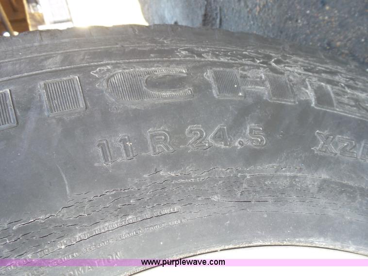 image for item J8817 2000 Transcraft flatbed trailer