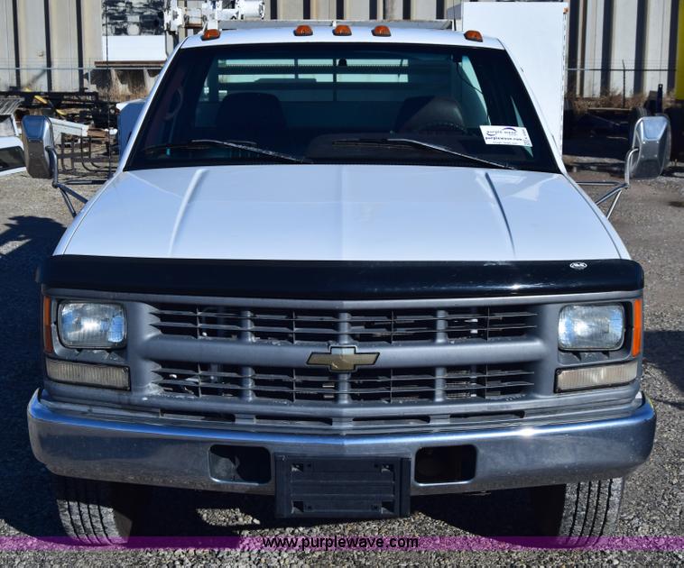 image for item K4466 1996 Chevrolet 3500 utility truck with crane