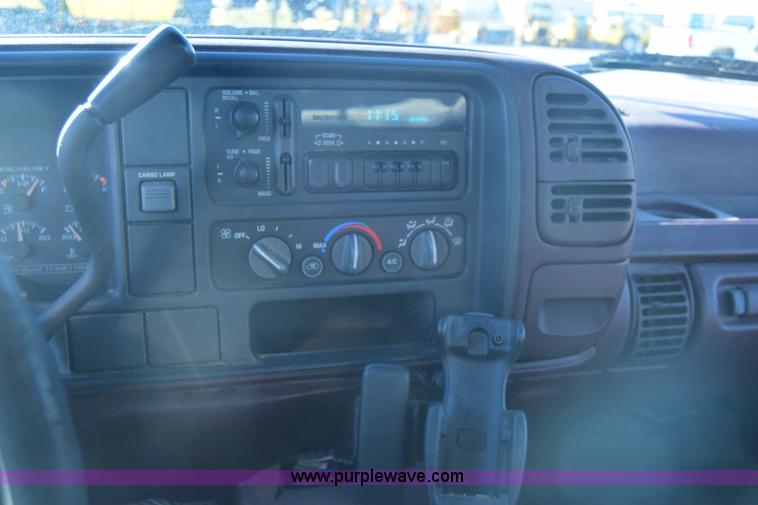 image for item K4466 1996 Chevrolet 3500 utility truck with crane