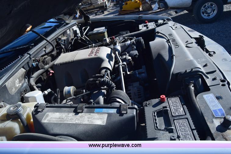 image for item K4466 1996 Chevrolet 3500 utility truck with crane