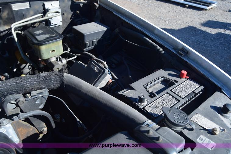 image for item K4466 1996 Chevrolet 3500 utility truck with crane