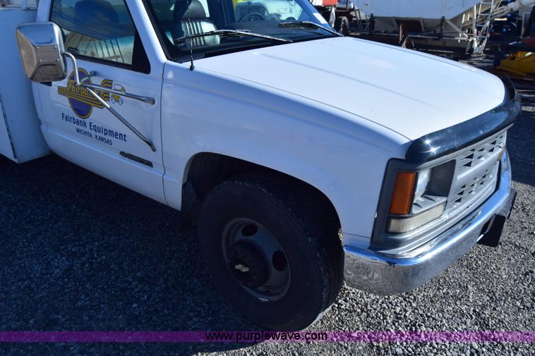 image for item K4466 1996 Chevrolet 3500 utility truck with crane