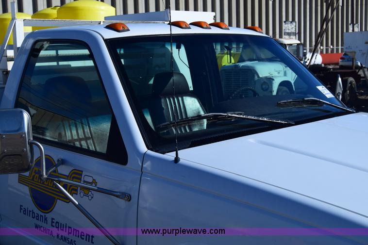 image for item K4466 1996 Chevrolet 3500 utility truck with crane