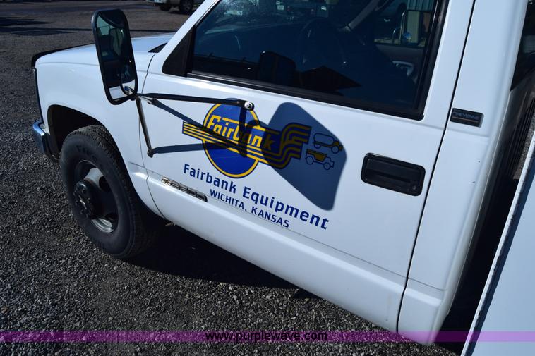 image for item K4466 1996 Chevrolet 3500 utility truck with crane