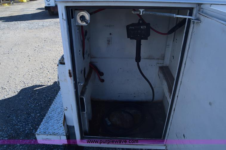 image for item K4466 1996 Chevrolet 3500 utility truck with crane