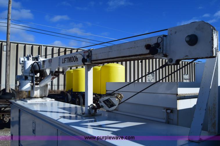 image for item K4466 1996 Chevrolet 3500 utility truck with crane