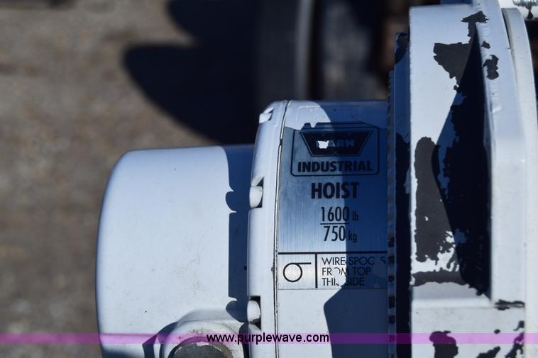 image for item K4466 1996 Chevrolet 3500 utility truck with crane