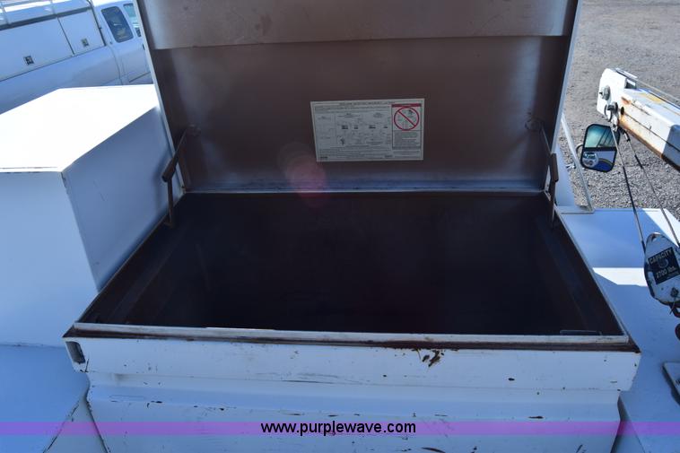 image for item K4466 1996 Chevrolet 3500 utility truck with crane