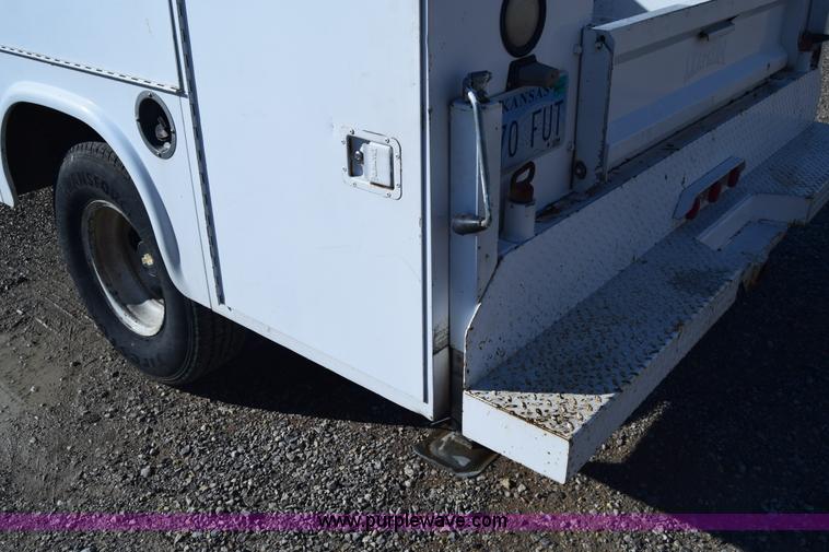 image for item K4466 1996 Chevrolet 3500 utility truck with crane