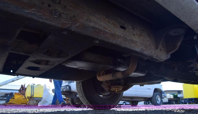 image for item K4466 1996 Chevrolet 3500 utility truck with crane