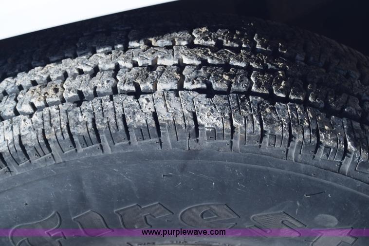 image for item K4466 1996 Chevrolet 3500 utility truck with crane