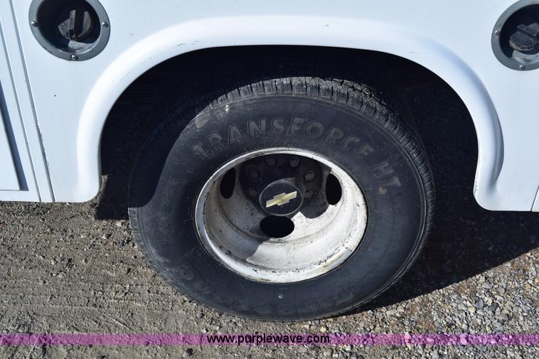 image for item K4466 1996 Chevrolet 3500 utility truck with crane