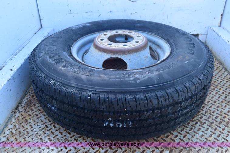 image for item K4466 1996 Chevrolet 3500 utility truck with crane