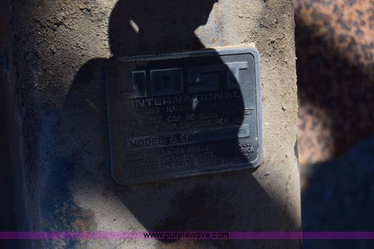 image for item K4475 Jost A400 dual leg landing gear