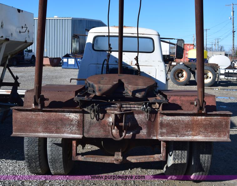 image for item K4476 1965 International 1600 winch truck