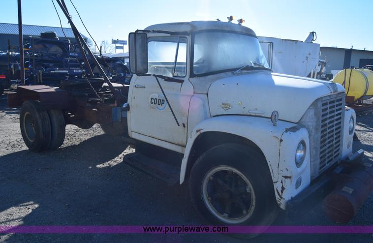 image for item K4476 1965 International 1600 winch truck
