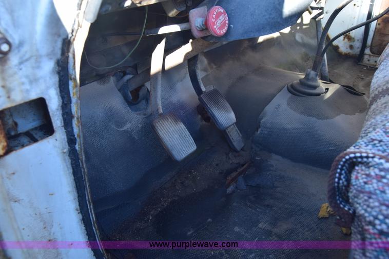 image for item K4476 1965 International 1600 winch truck