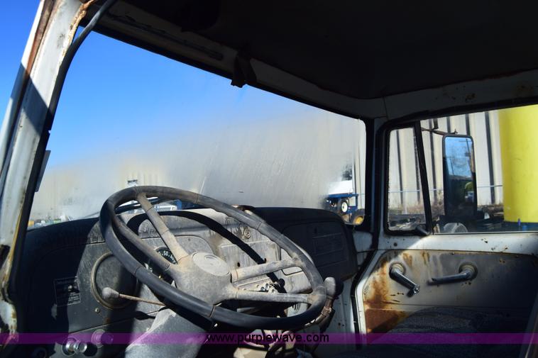 image for item K4476 1965 International 1600 winch truck