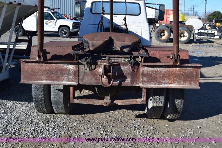 image for item K4476 1965 International 1600 winch truck