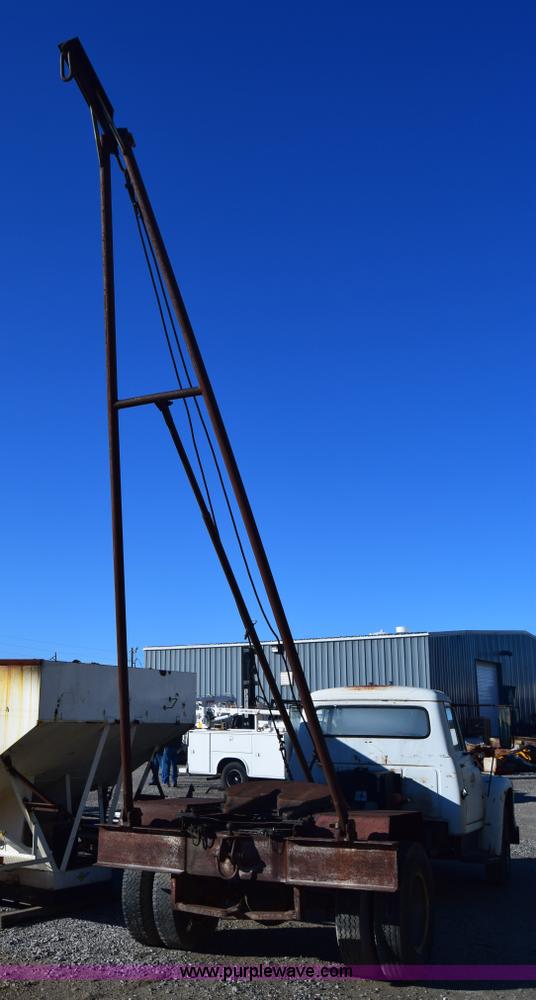 image for item K4476 1965 International 1600 winch truck