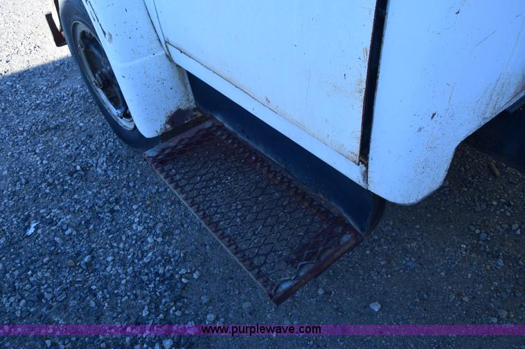 image for item K4476 1965 International 1600 winch truck