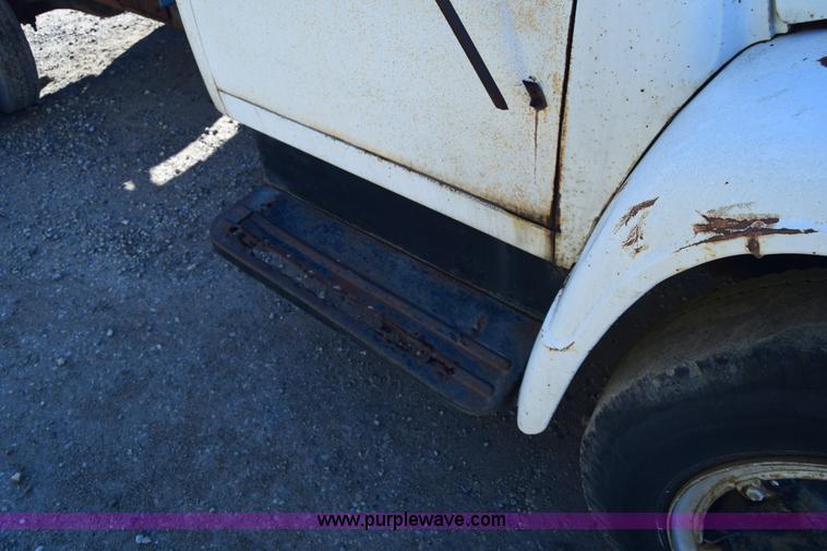 image for item K4476 1965 International 1600 winch truck