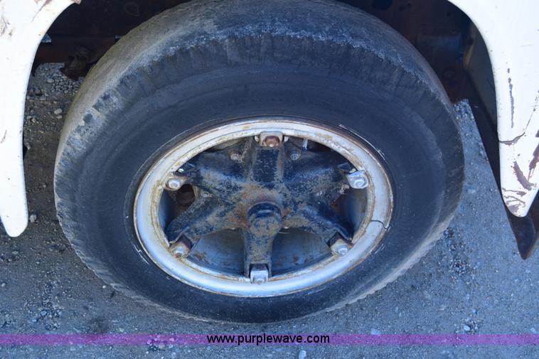 image for item K4476 1965 International 1600 winch truck