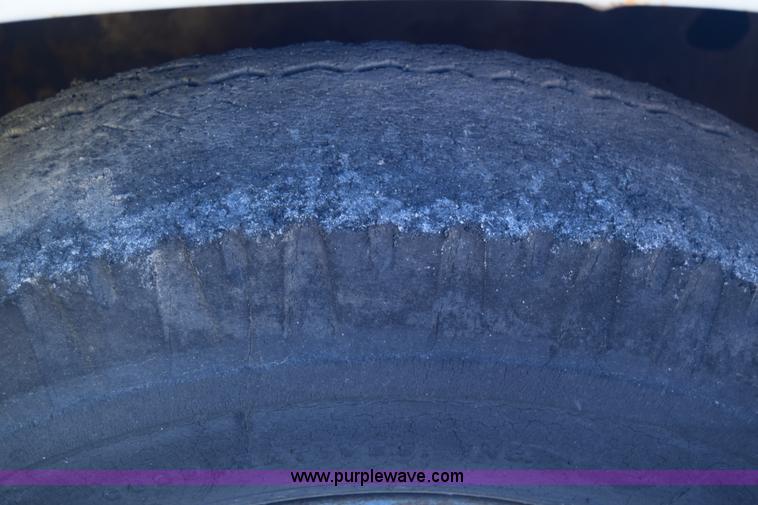 image for item K4476 1965 International 1600 winch truck