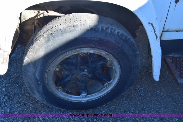 image for item K4476 1965 International 1600 winch truck