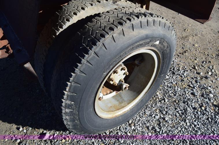 image for item K4476 1965 International 1600 winch truck