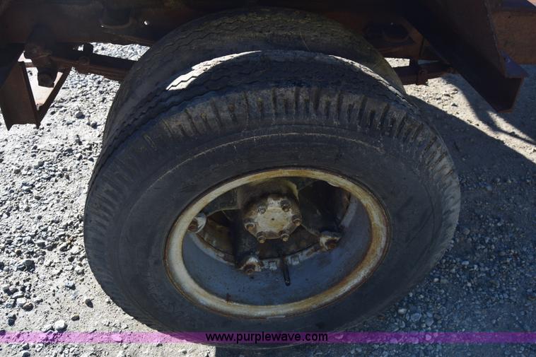 image for item K4476 1965 International 1600 winch truck