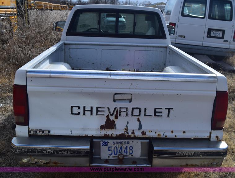image for item K4481 1988 Chevrolet S10 pickup truck
