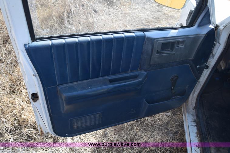 image for item K4481 1988 Chevrolet S10 pickup truck