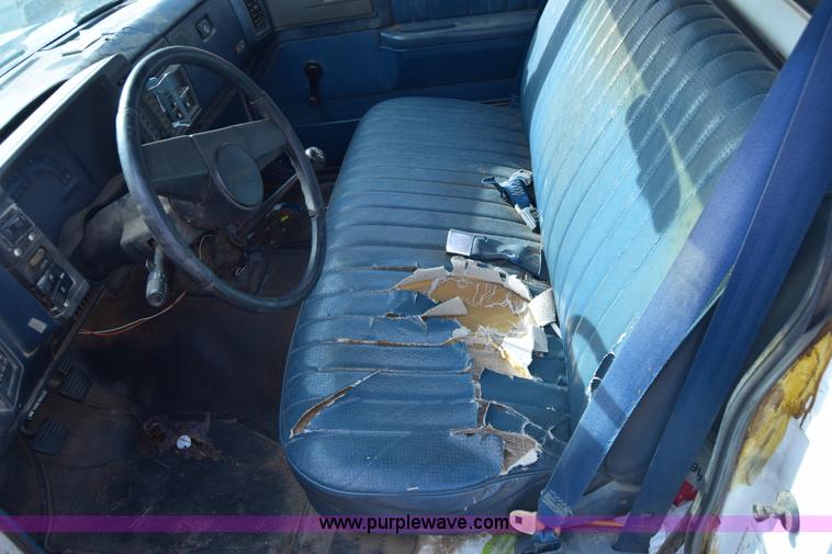 image for item K4481 1988 Chevrolet S10 pickup truck