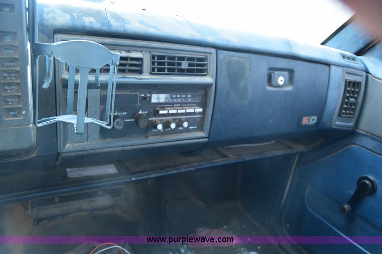 image for item K4481 1988 Chevrolet S10 pickup truck