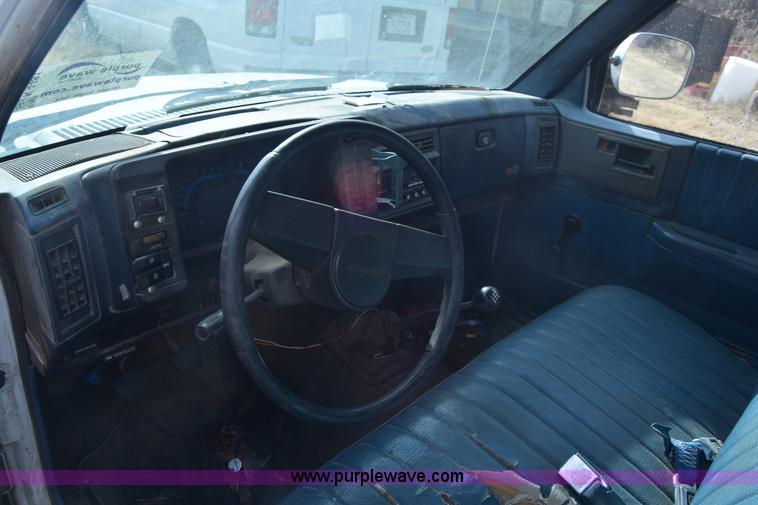 image for item K4481 1988 Chevrolet S10 pickup truck