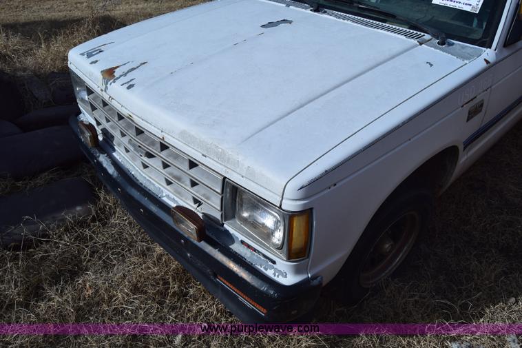 image for item K4481 1988 Chevrolet S10 pickup truck