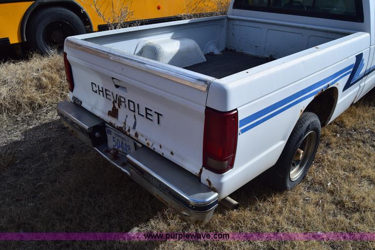 image for item K4481 1988 Chevrolet S10 pickup truck